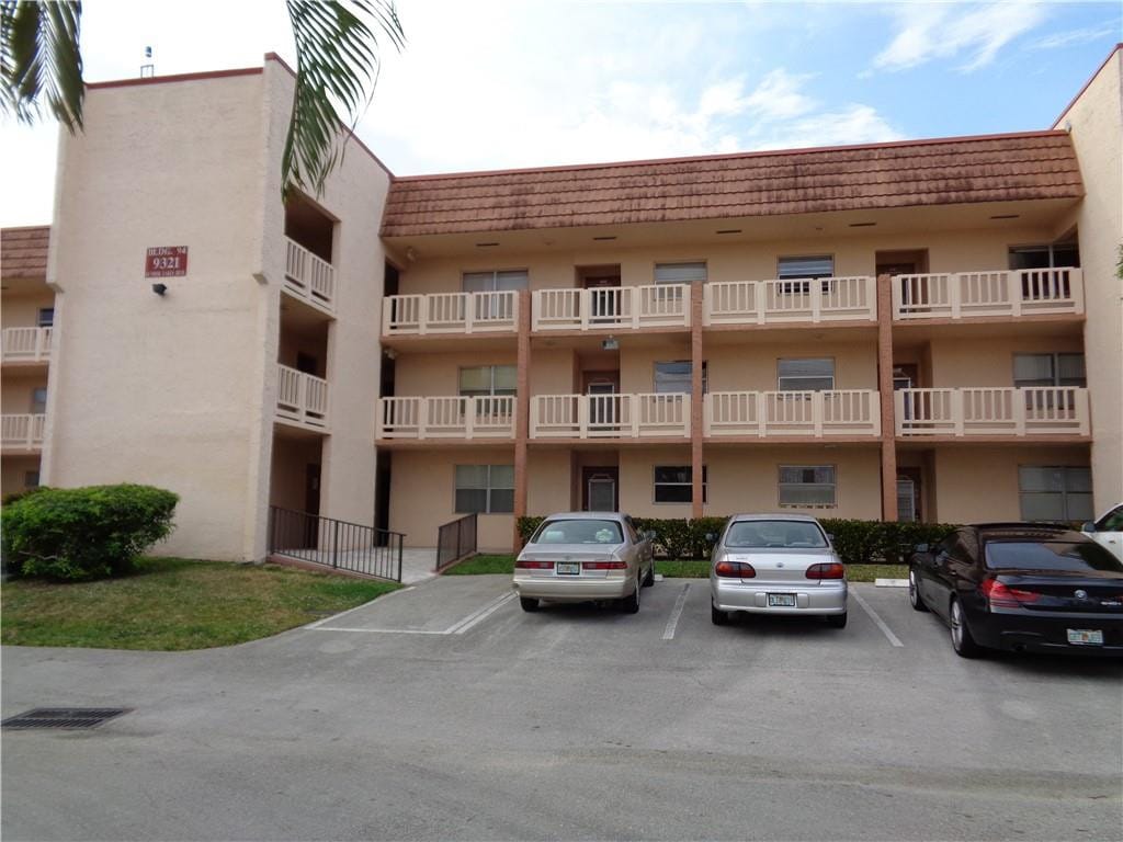 9321 Sunrise Lakes Boulevard 106, Sunrise, FL 33322