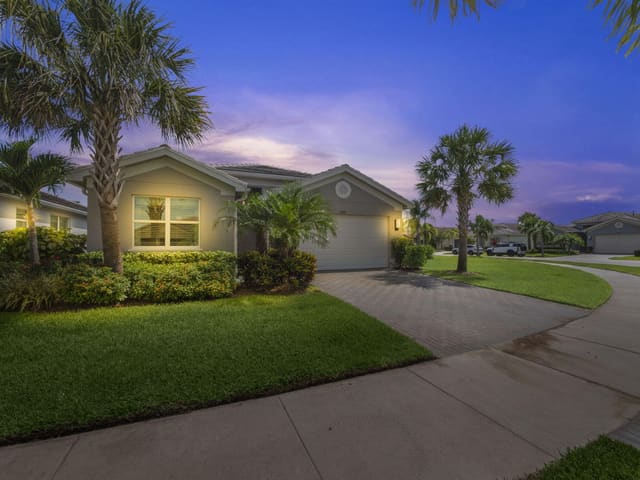 12078 SW Jasper Lake Way, Port St. Lucie, FL 34987
