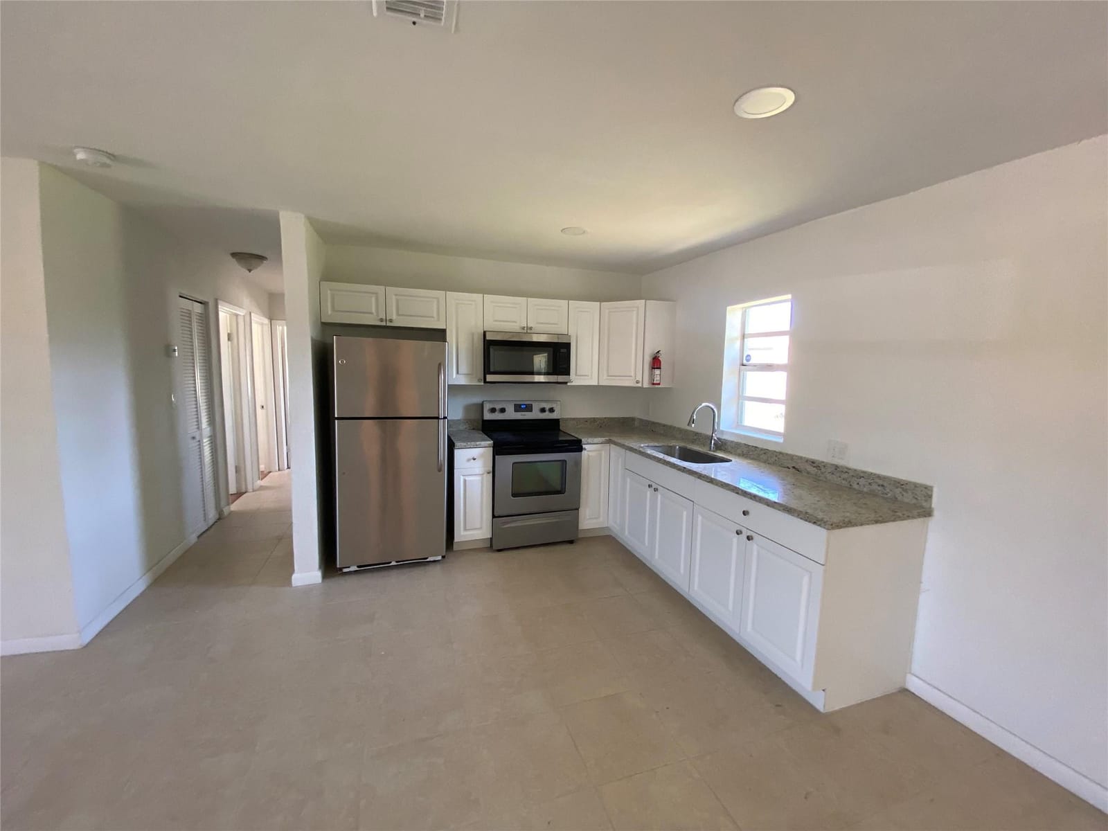 1654 43rd Street — photo 3