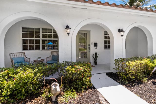 4060 Lake Drive, Coconut Creek, FL 33066