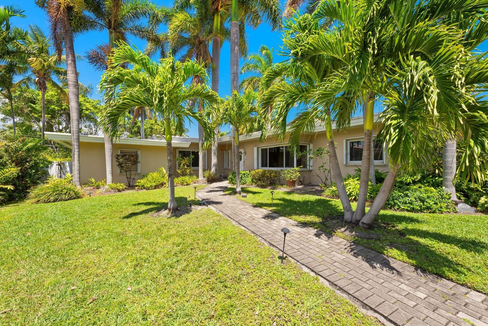 1243 Pierce Street, Hollywood, FL 33019