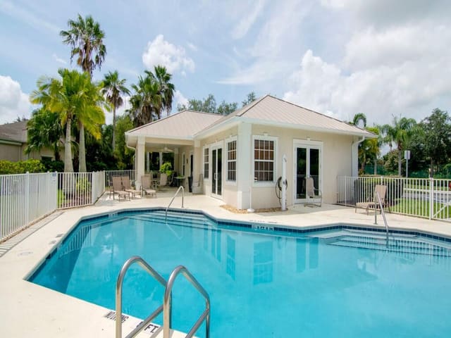 3394 63 Square, Vero Beach, FL 32966