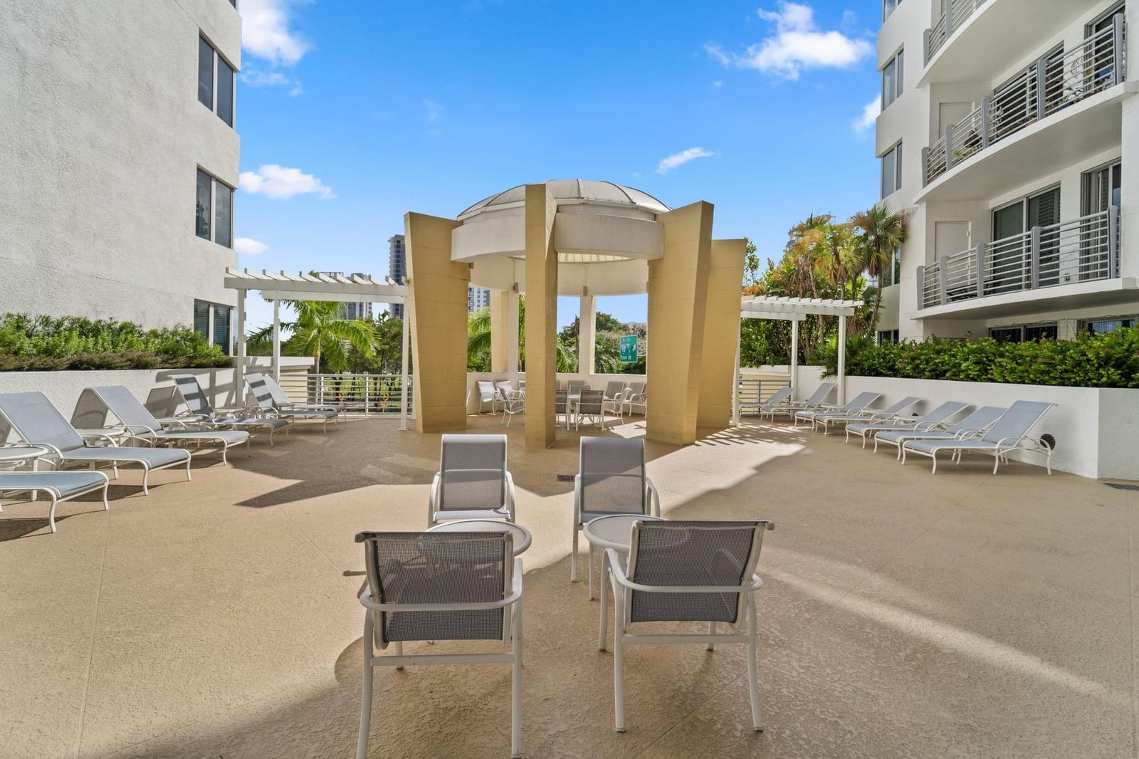 1830 Radius Drive 806, Hollywood, FL 33020 photo 6