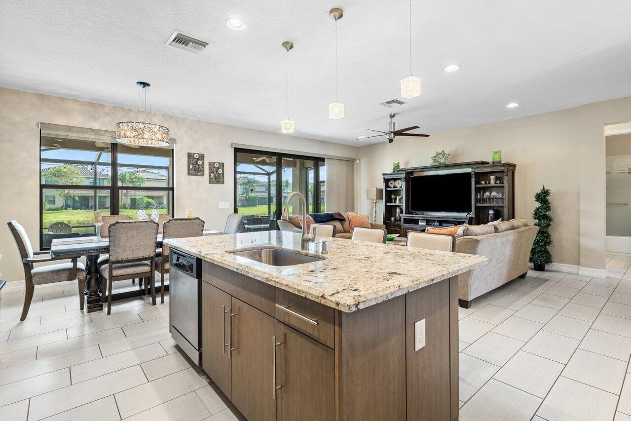 13678 Moss Agate Avenue — photo 3