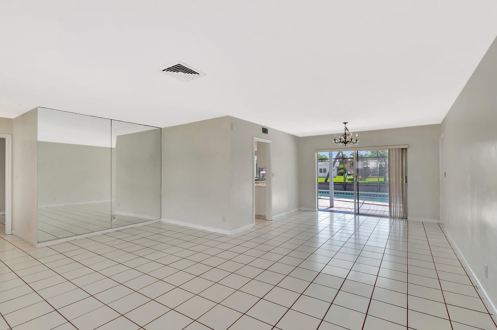 1746 W Terrace Drive — photo 6