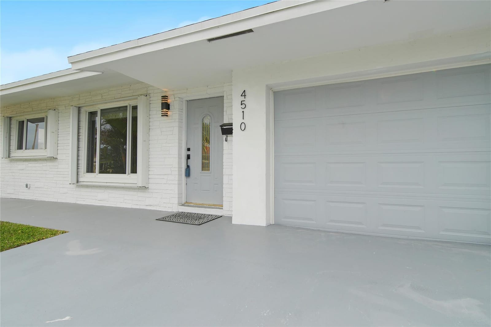 4510 NW 49th Drive — photo 2