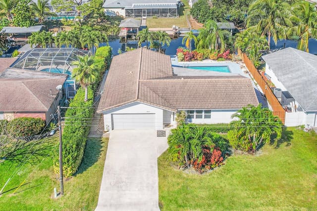 1241 SW 27th Avenue, Boynton Beach, FL 33426