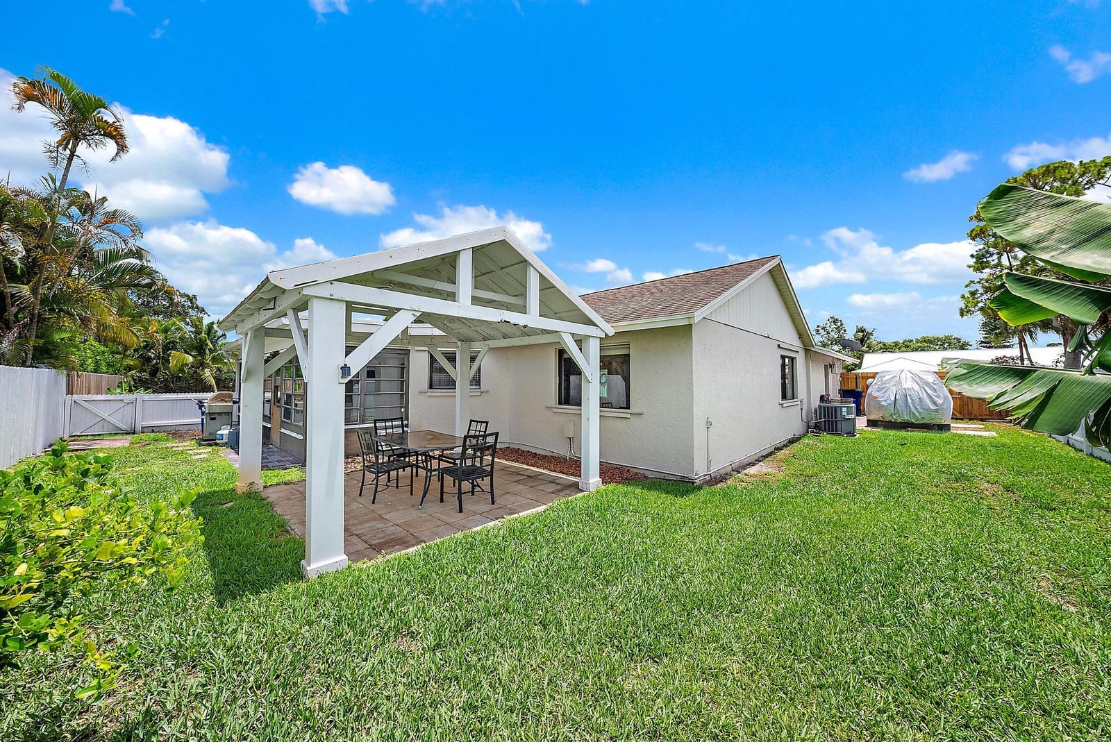 110 Parkwood Drive, Royal Palm Beach, FL 33411 photo 23