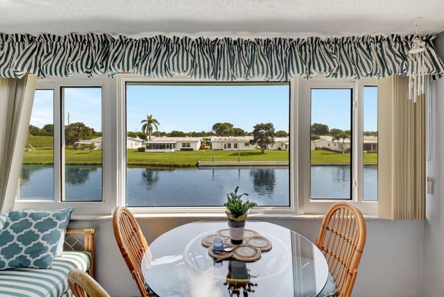 1112 Lake Terrace 203, Boynton Beach, FL 33426
