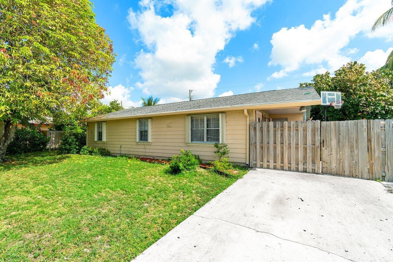 1441 W Hardee Street, Lantana, FL 33462 photo 3