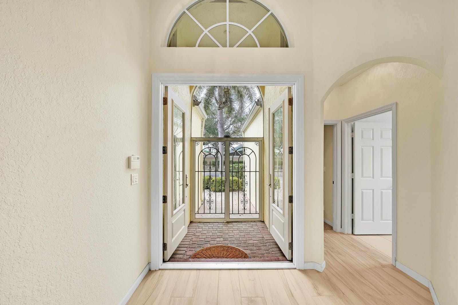 10410 Gold Leaf Drive — photo 8