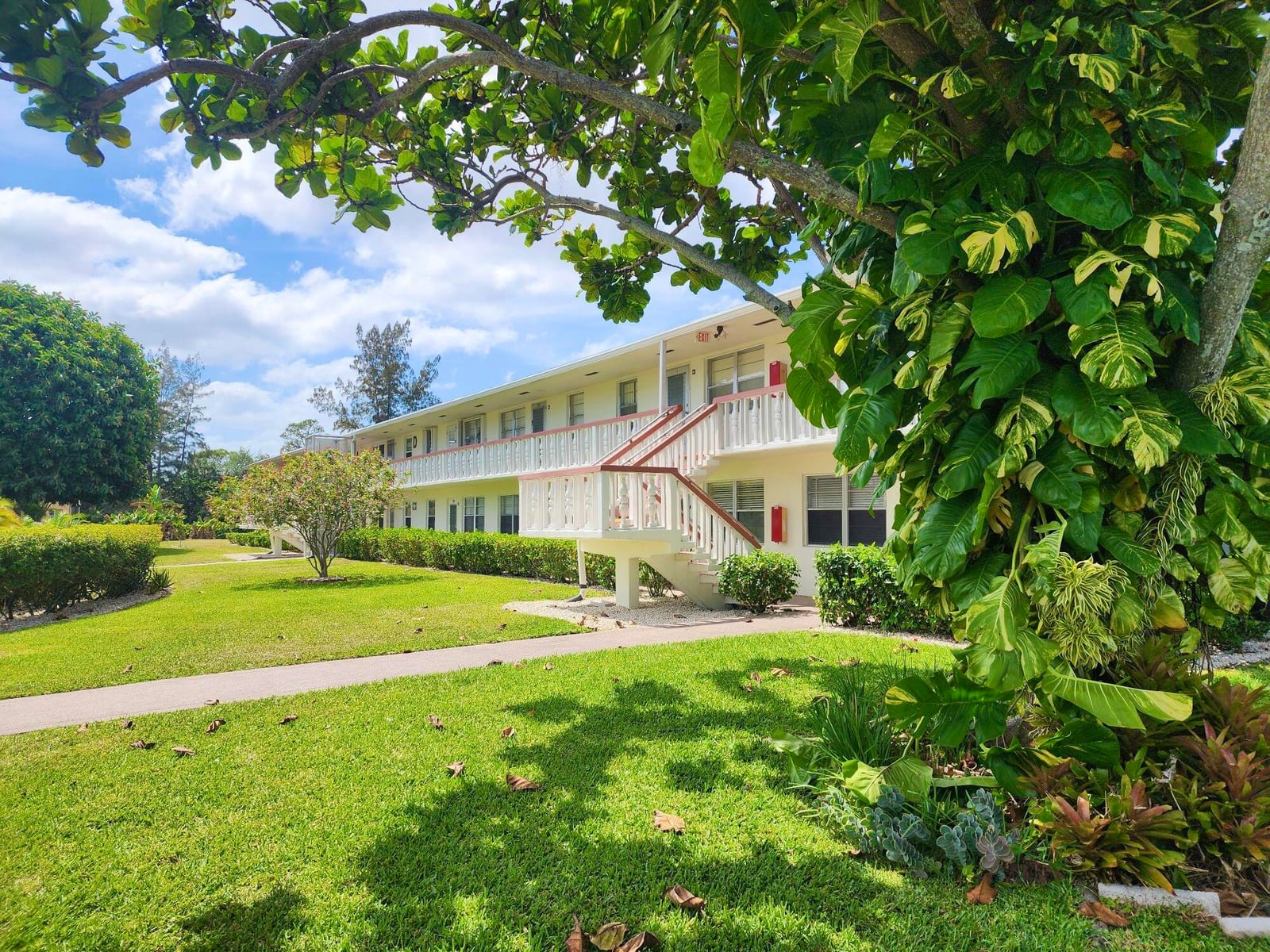 82 Camden D, West Palm Beach, FL 33417 photo 2