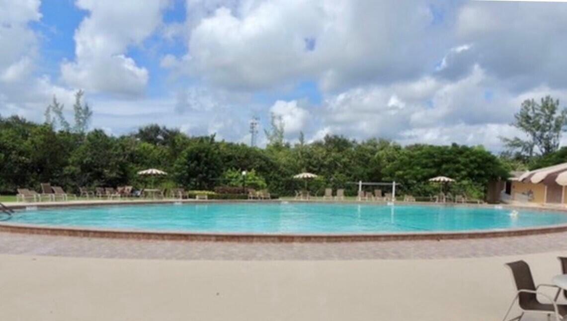 82 Camden D, West Palm Beach, FL 33417 photo 26