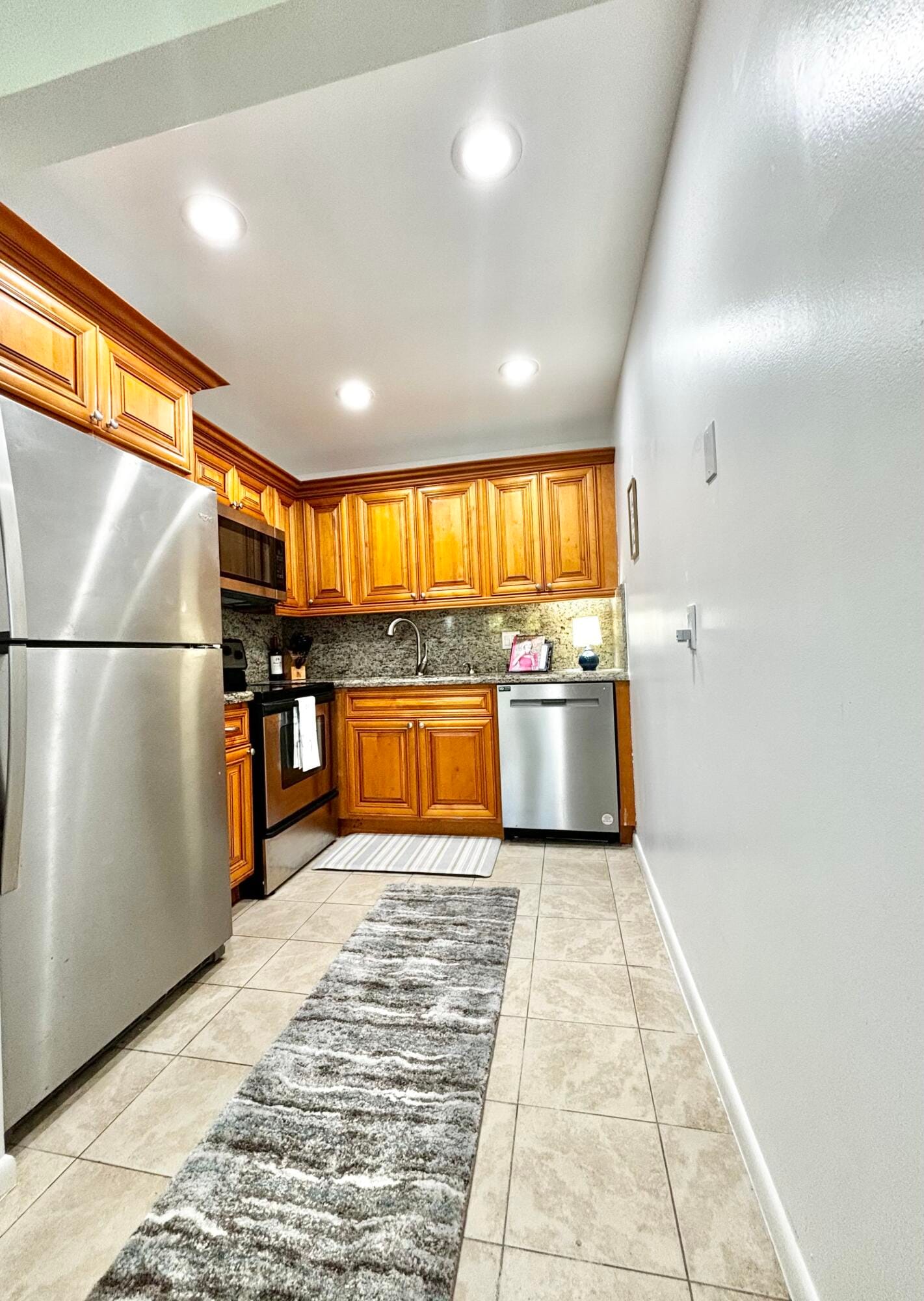 82 Camden D, West Palm Beach, FL 33417 photo 4
