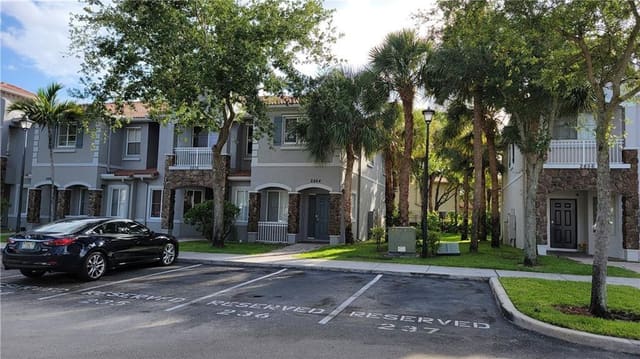 2864 SW 83rd Avenue 105, Miramar, FL 33025
