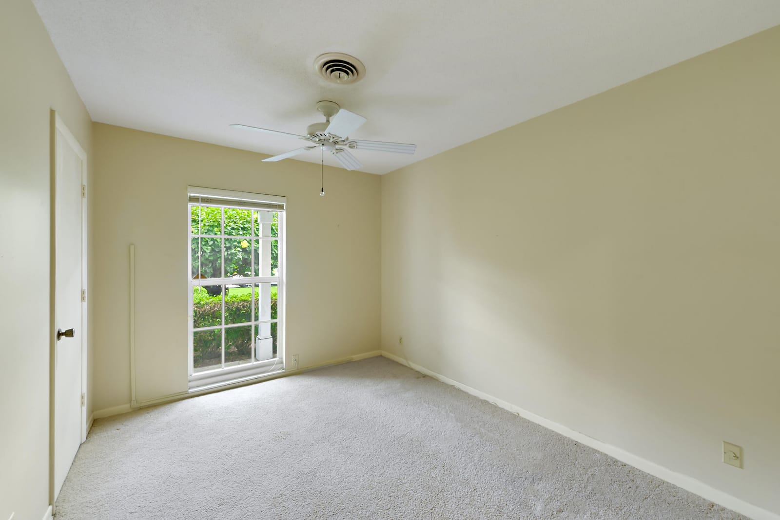 324 River Drive — photo 9