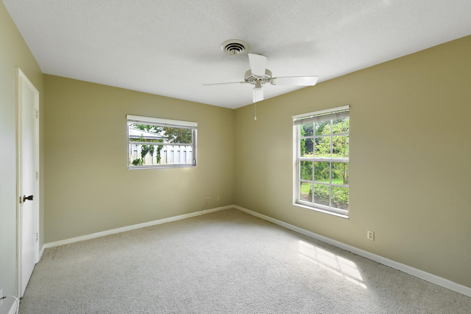 324 River Drive — photo 10