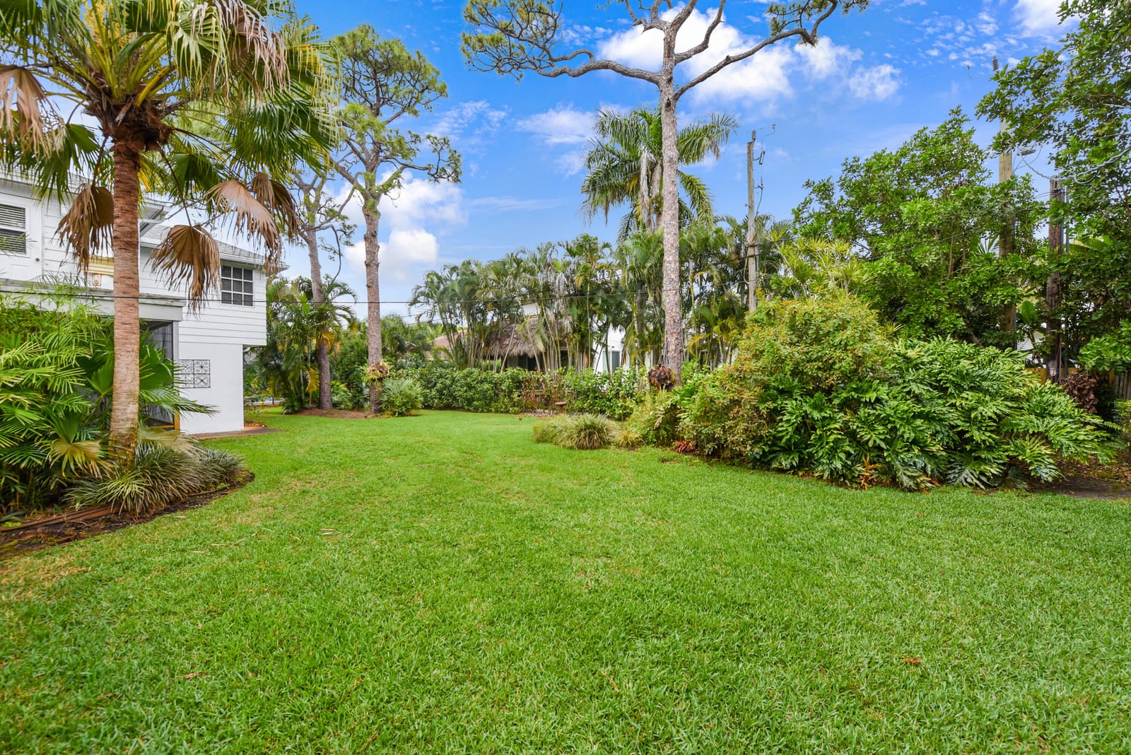 324 River Drive — photo 3