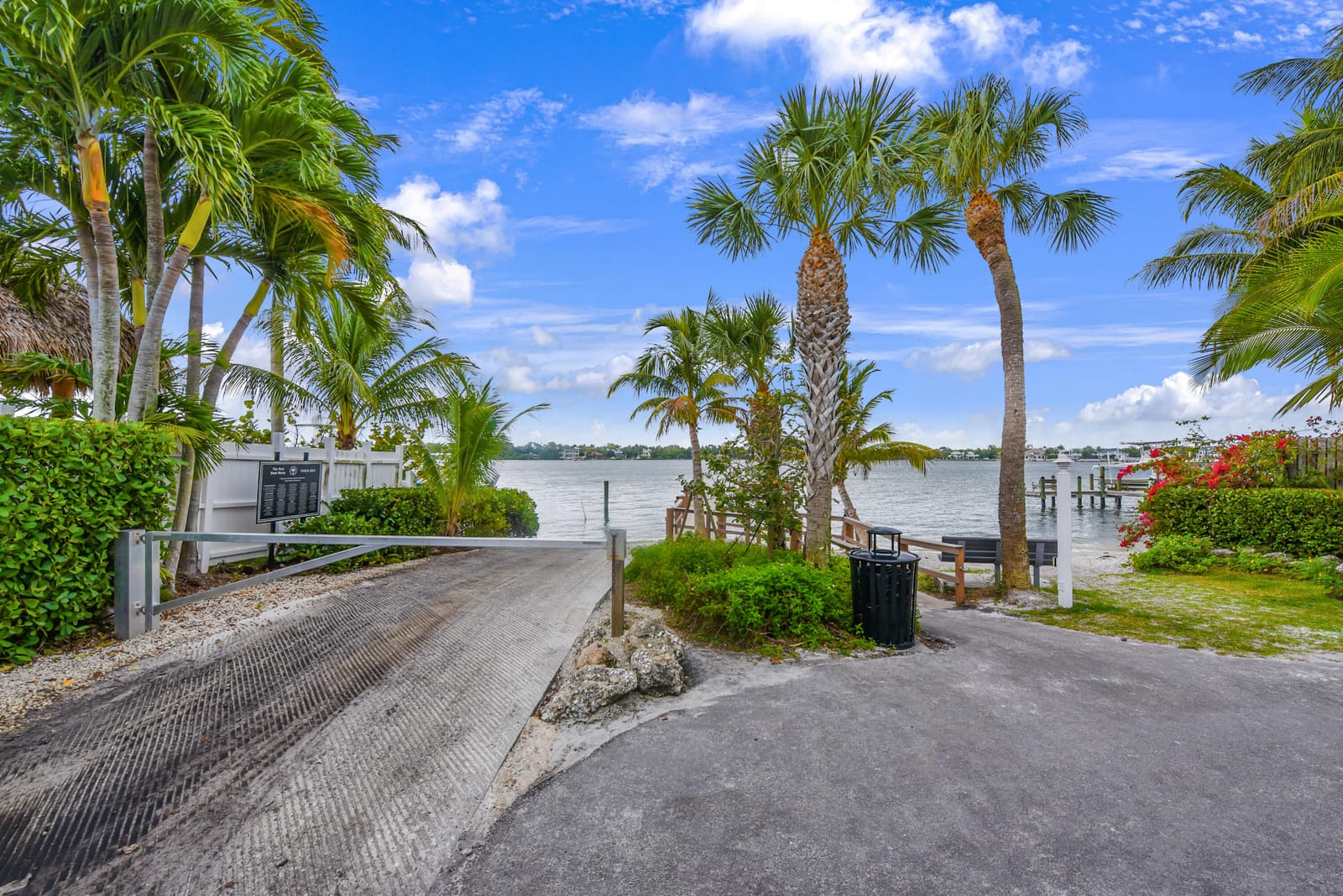 324 River Drive — photo 4