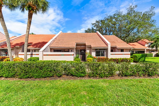 3502 SE Sandpiper Circle, sold in Villas Of Sandpiper Bay Unit 2, Port St Lucie, FL