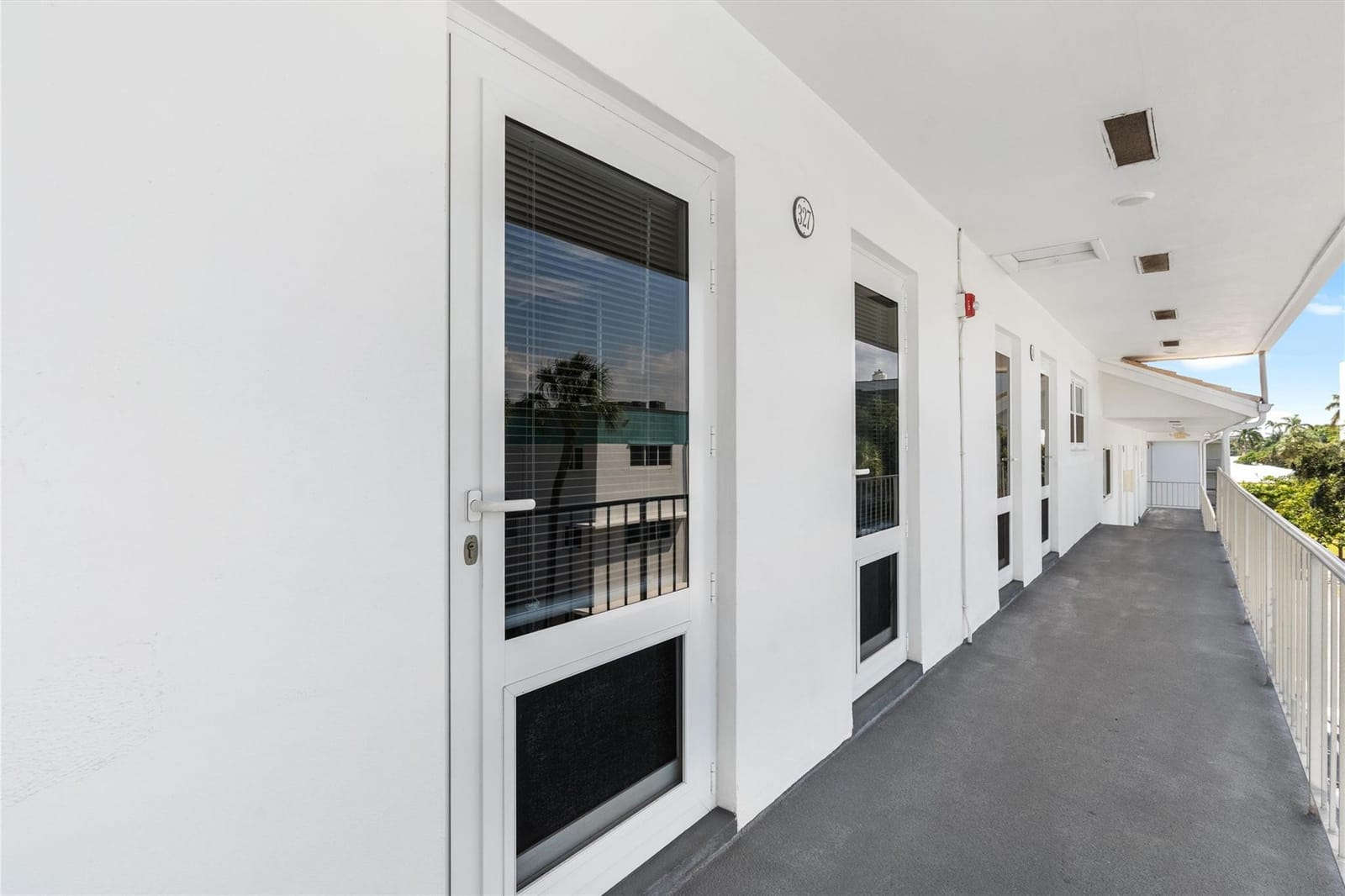 1461 S Ocean Boulevard 327, Lauderdale-By-The-Sea, FL 33062 photo 23