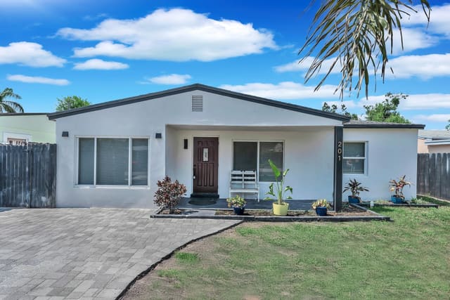201 NW 52nd Court, Fort Lauderdale, FL 33309