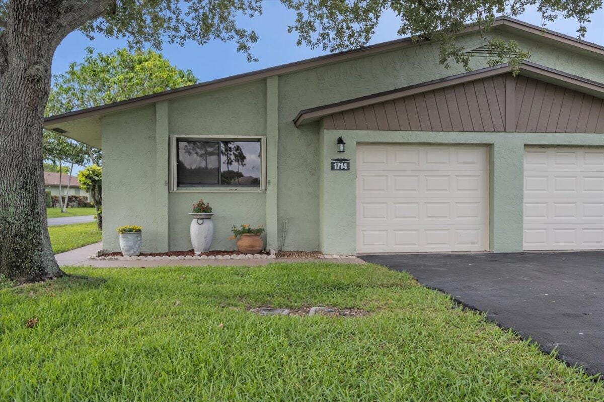 1714 Palmland Drive 1714 — photo 3