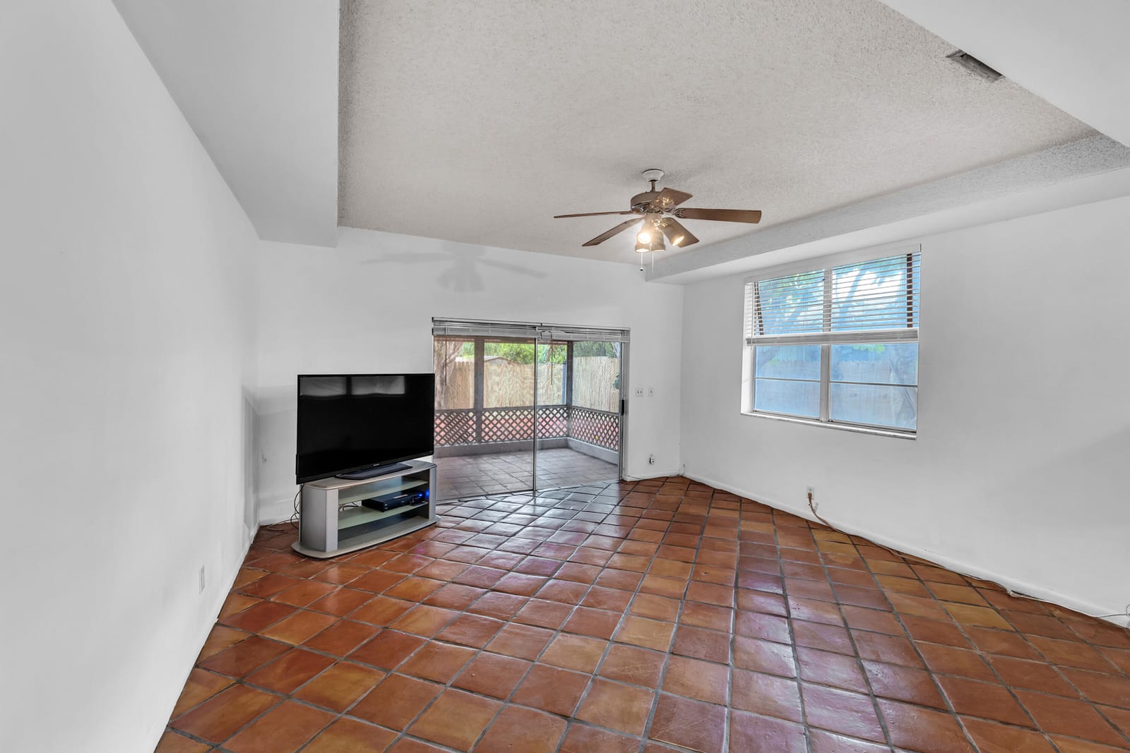 1912 NE 6th Street, Deerfield Beach, FL 33441 photo 9