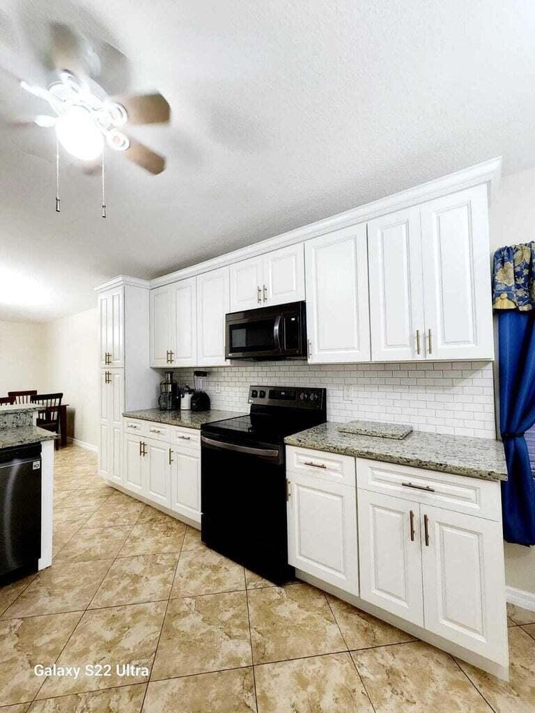 815 Greenleaf Circle — photo 4