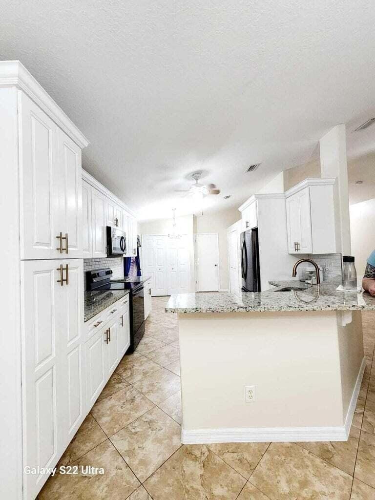 815 Greenleaf Circle — photo 6