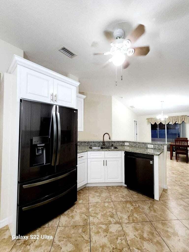 815 Greenleaf Circle — photo 7