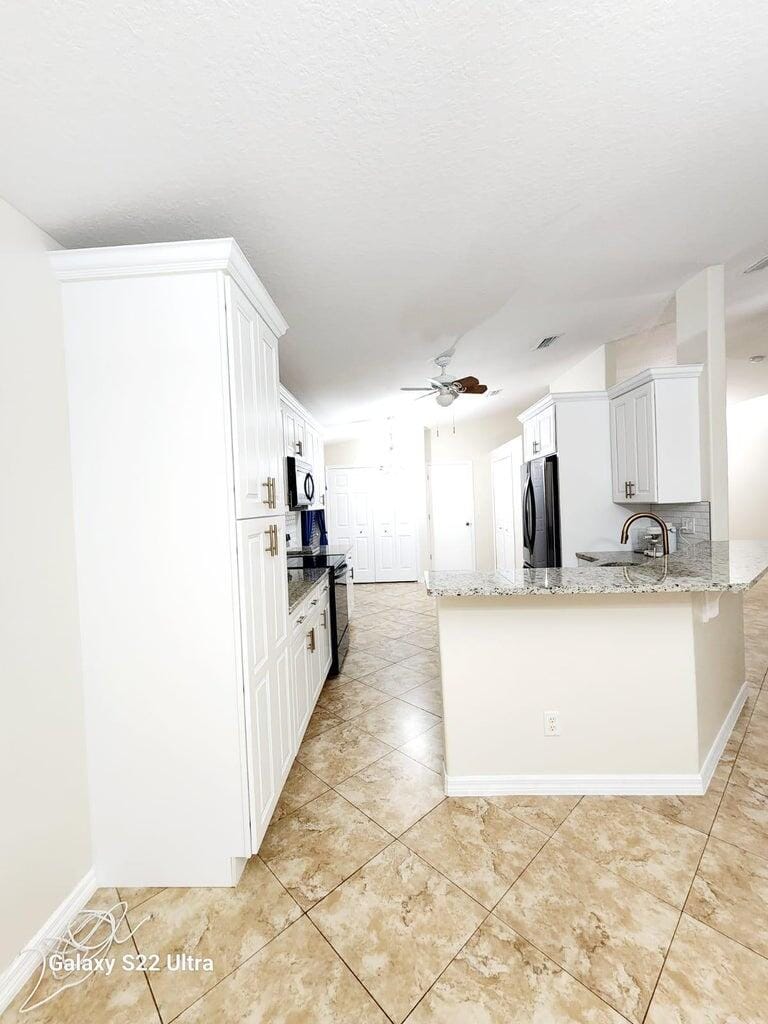 815 Greenleaf Circle — photo 8