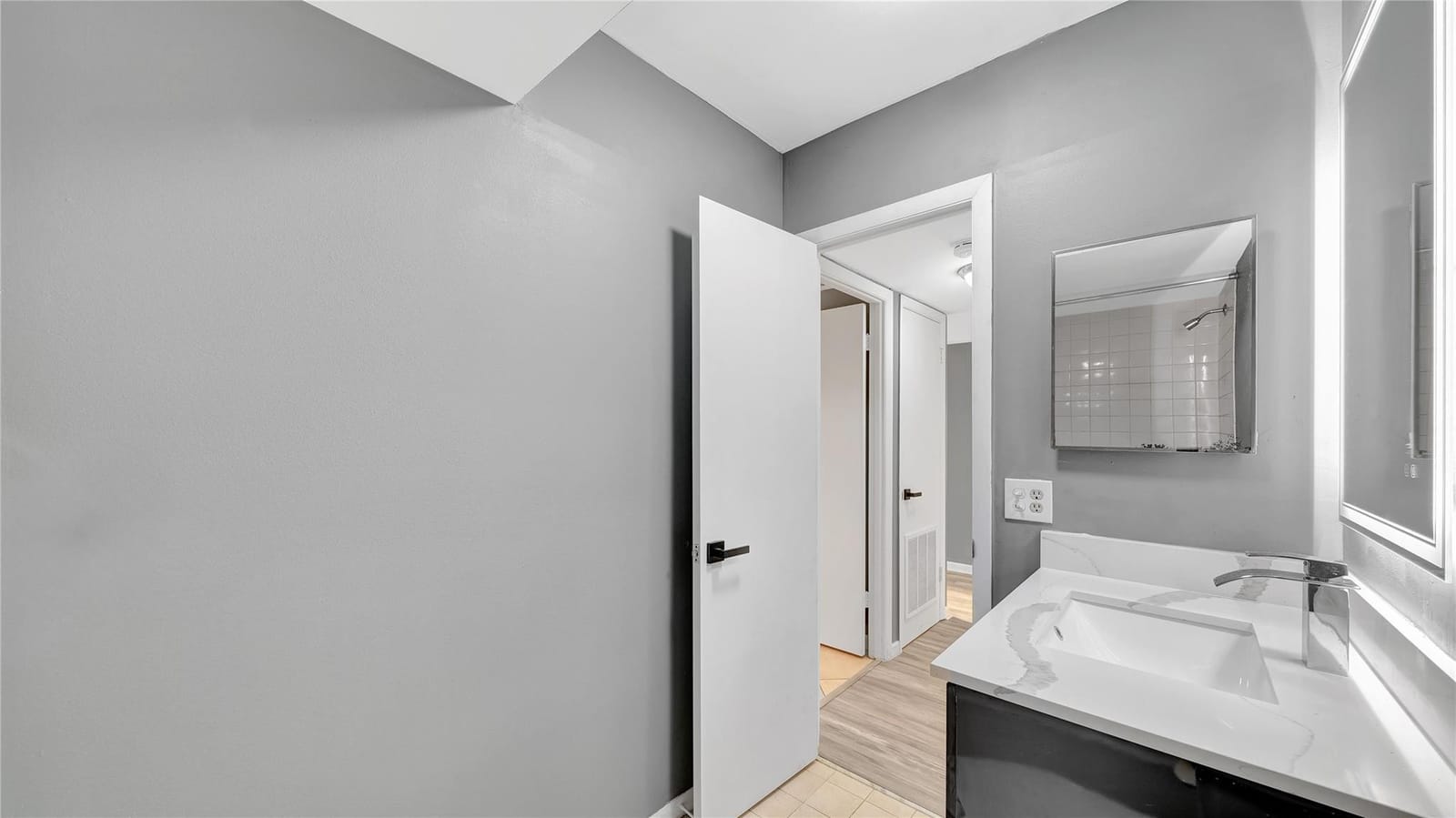10433 Sunrise Lakes Boulevard 409, Sunrise, FL 33322 photo 13