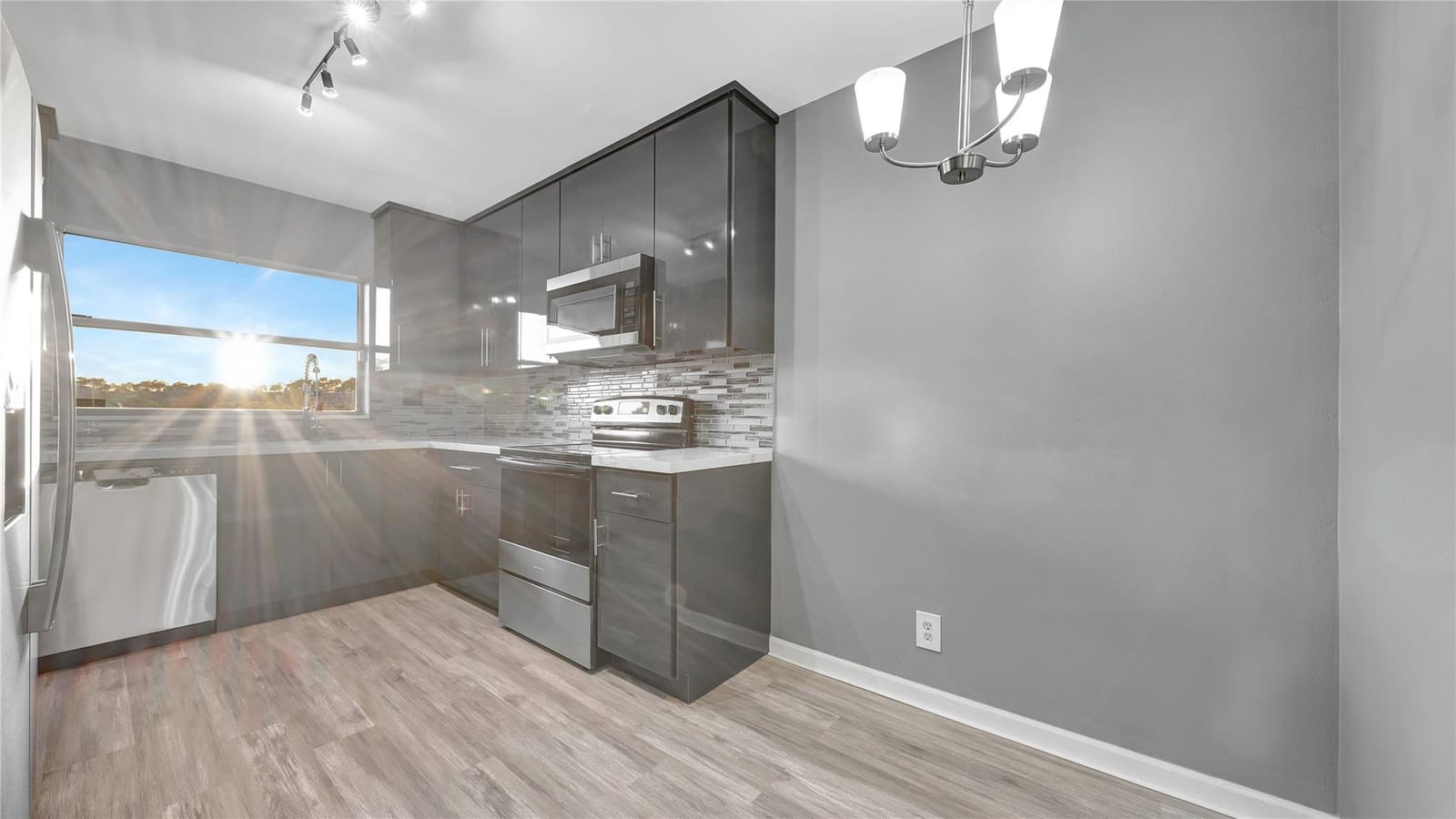 10433 Sunrise Lakes Boulevard 409, Sunrise, FL 33322 photo 15