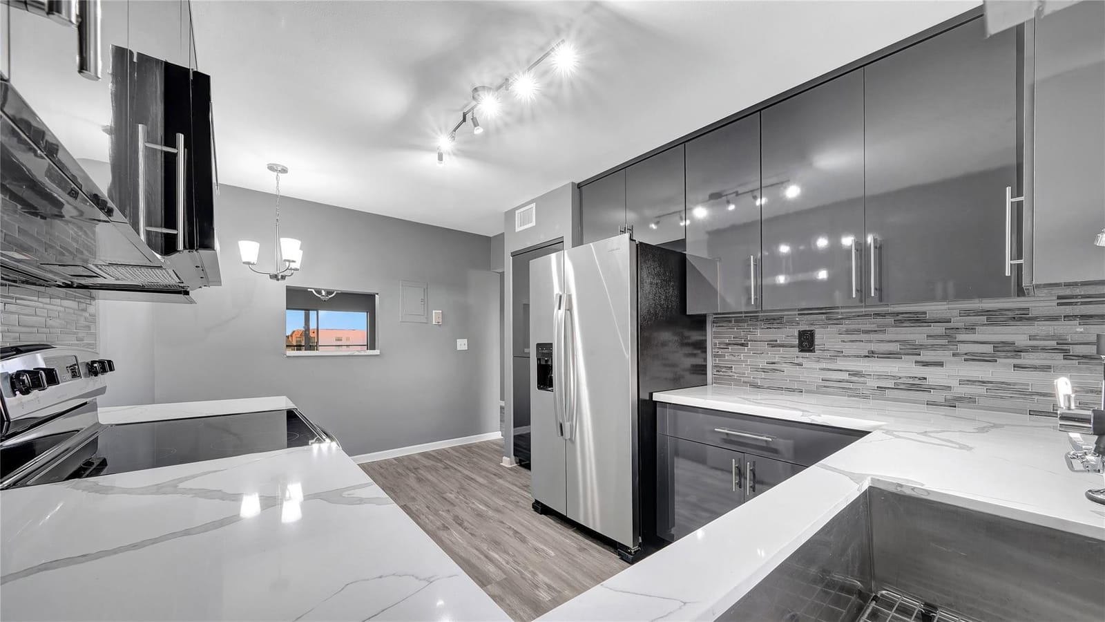 10433 Sunrise Lakes Boulevard 409, Sunrise, FL 33322 photo 18