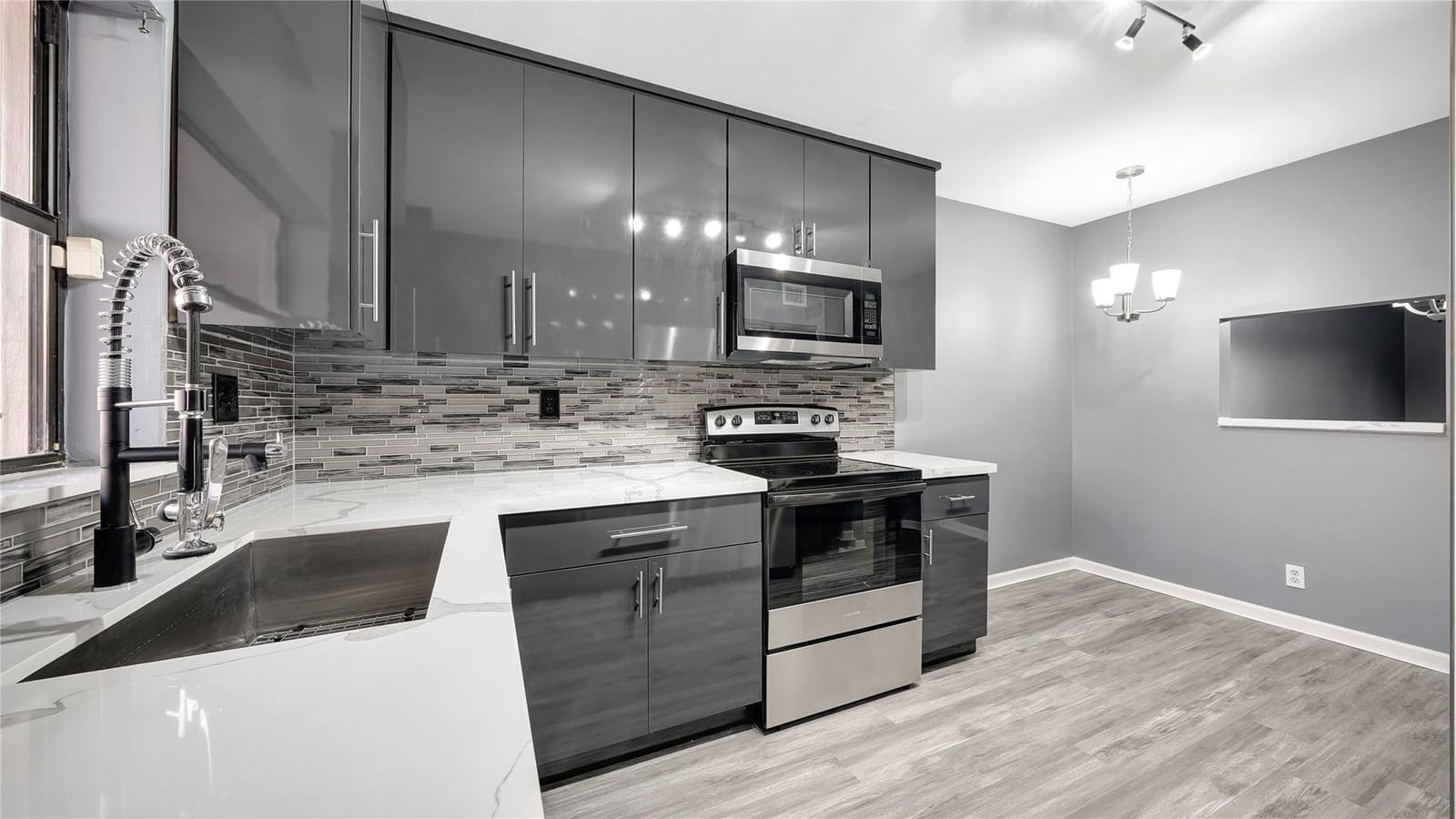 10433 Sunrise Lakes Boulevard 409, Sunrise, FL 33322 photo 19
