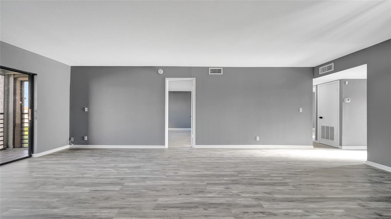 10433 Sunrise Lakes Boulevard 409, Sunrise, FL 33322 photo 23