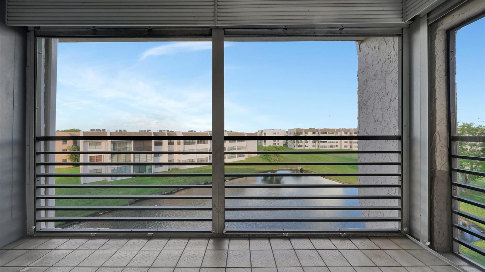 10433 Sunrise Lakes Boulevard 409, Sunrise, FL 33322 photo 25