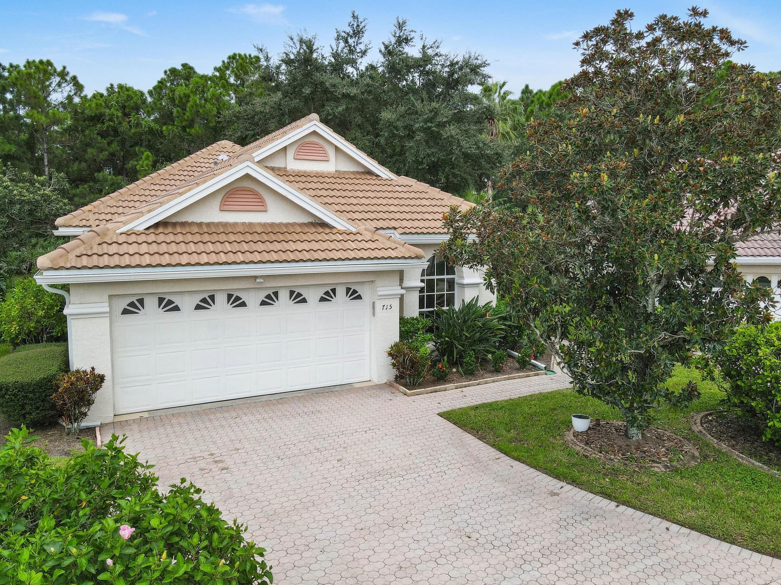 715 SW Saint Vincent Cove, Port St. Lucie, FL 34986