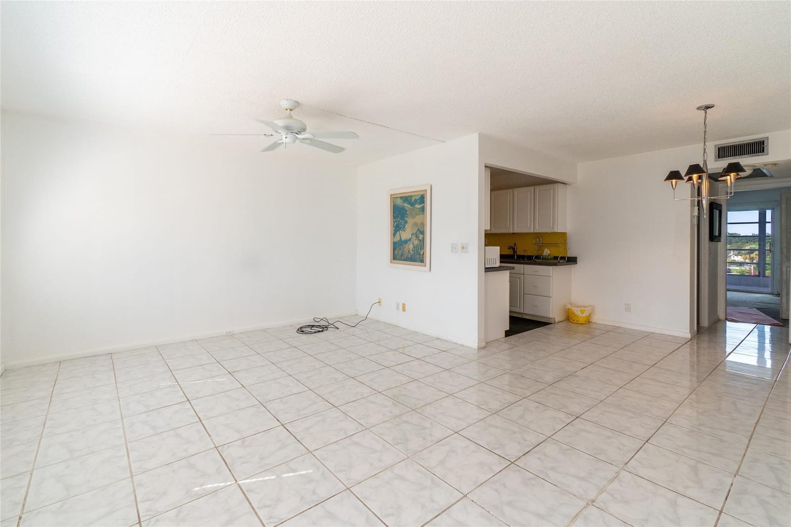 4035 Cambridge B 4035 — photo 4