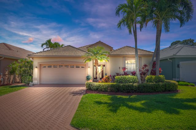 1632 SE Shelburnie Way, Port St. Lucie, FL 34952