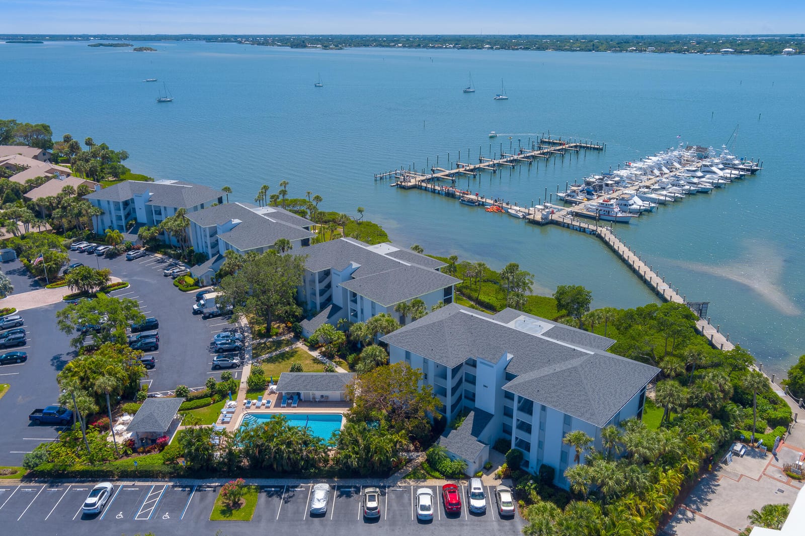 390 NE Edgewater Drive 302, Stuart, FL 34996 photo 4