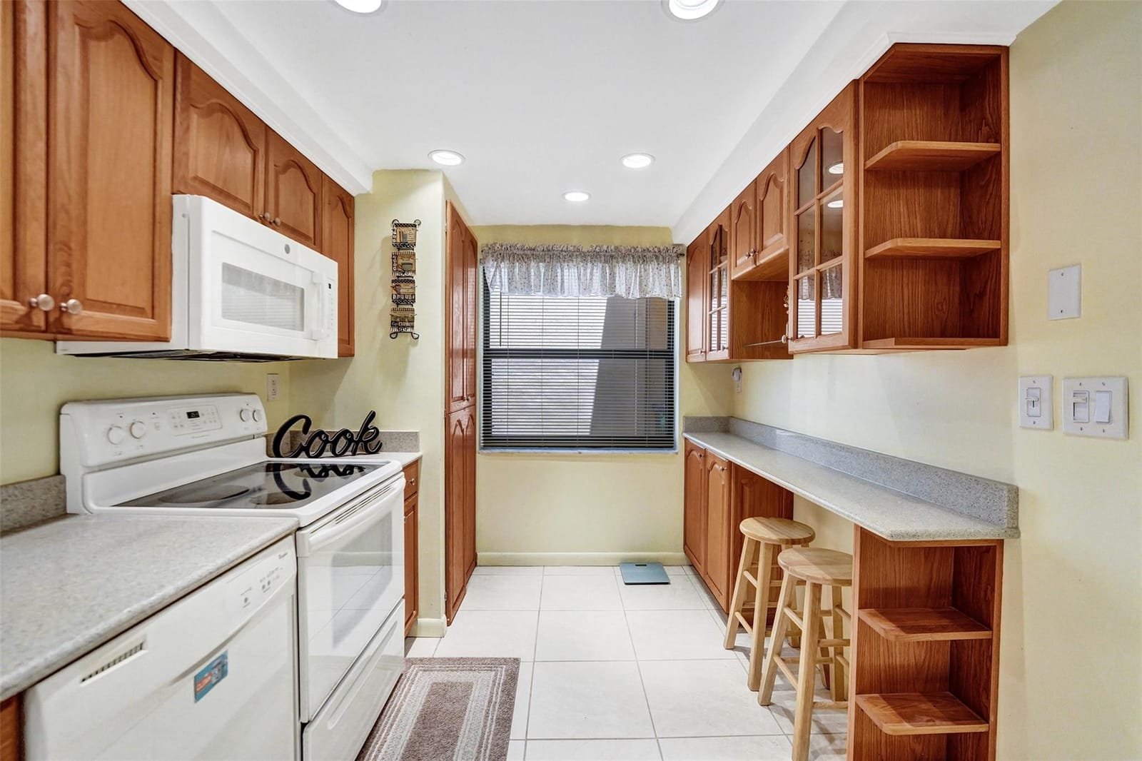 400 Commodore Drive 210 — photo 4