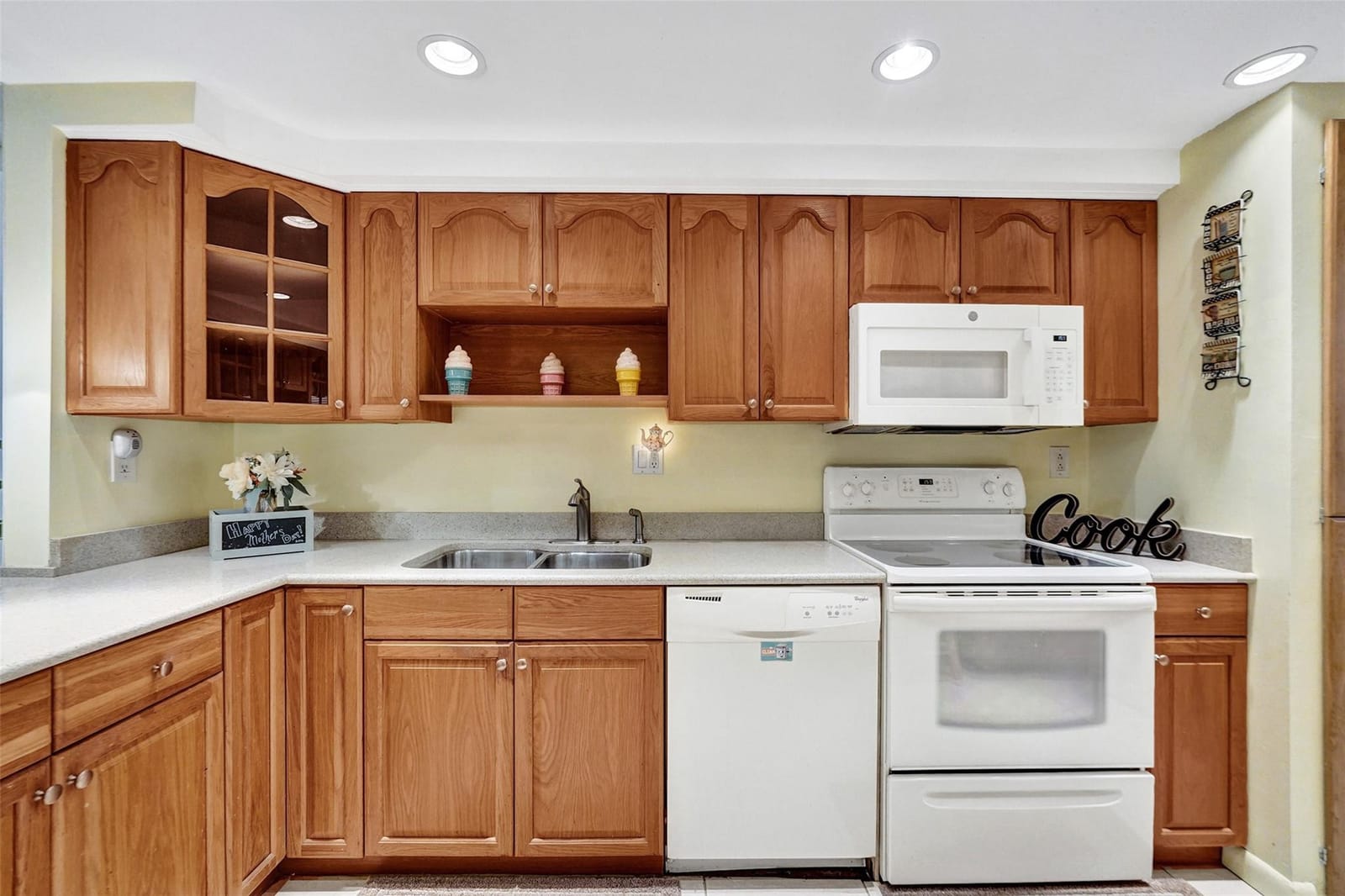 400 Commodore Drive 210 — photo 5