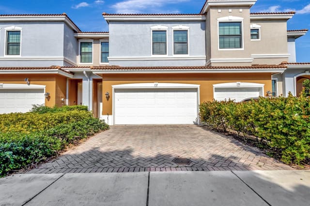 112 W Astor Circle, sold in Gramercy Square, Delray Beach, FL