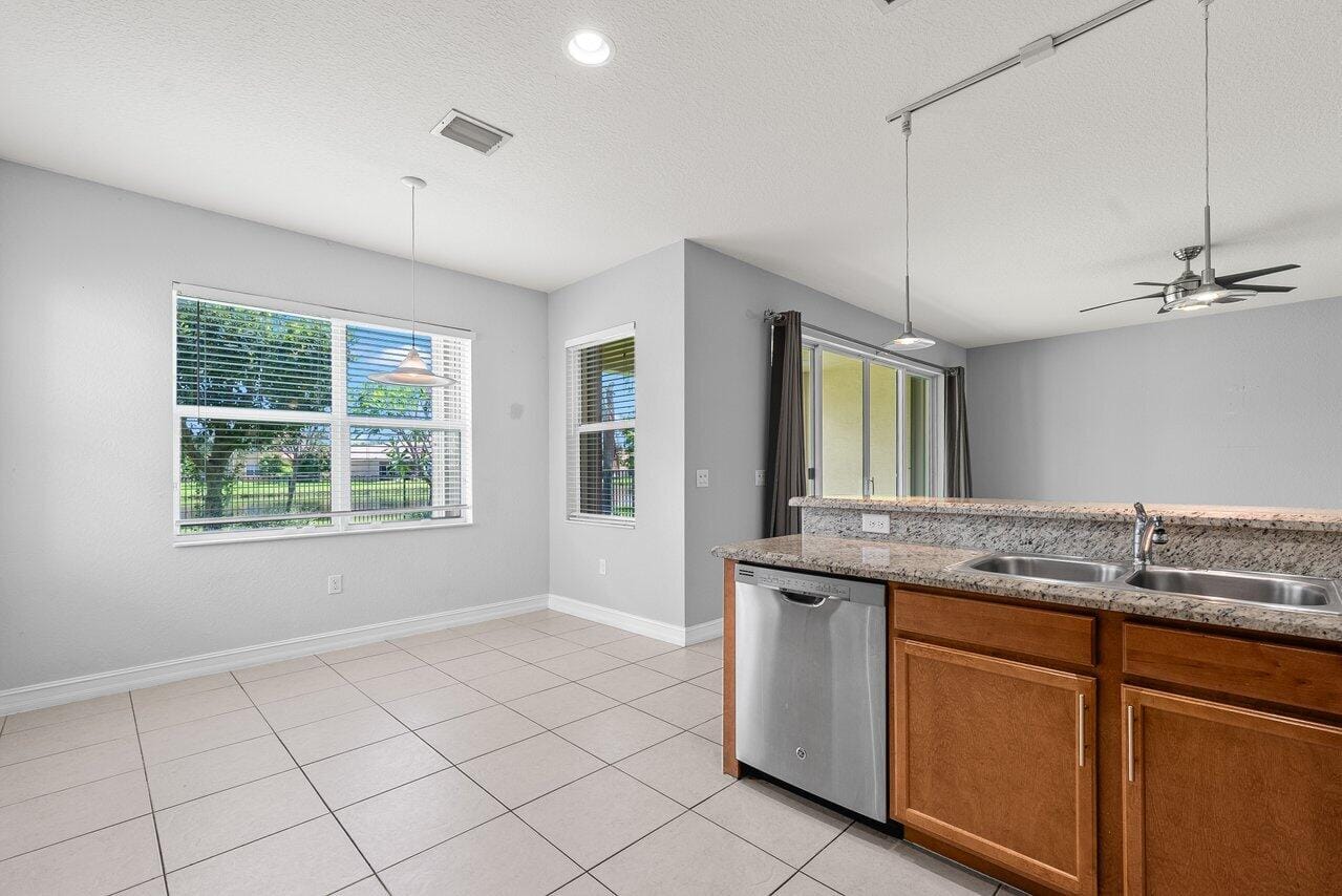 8142 Cantabria Falls Drive, Boynton Beach, FL 33473 photo 19