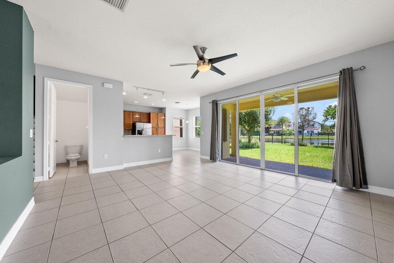 8142 Cantabria Falls Drive, Boynton Beach, FL 33473 photo 20