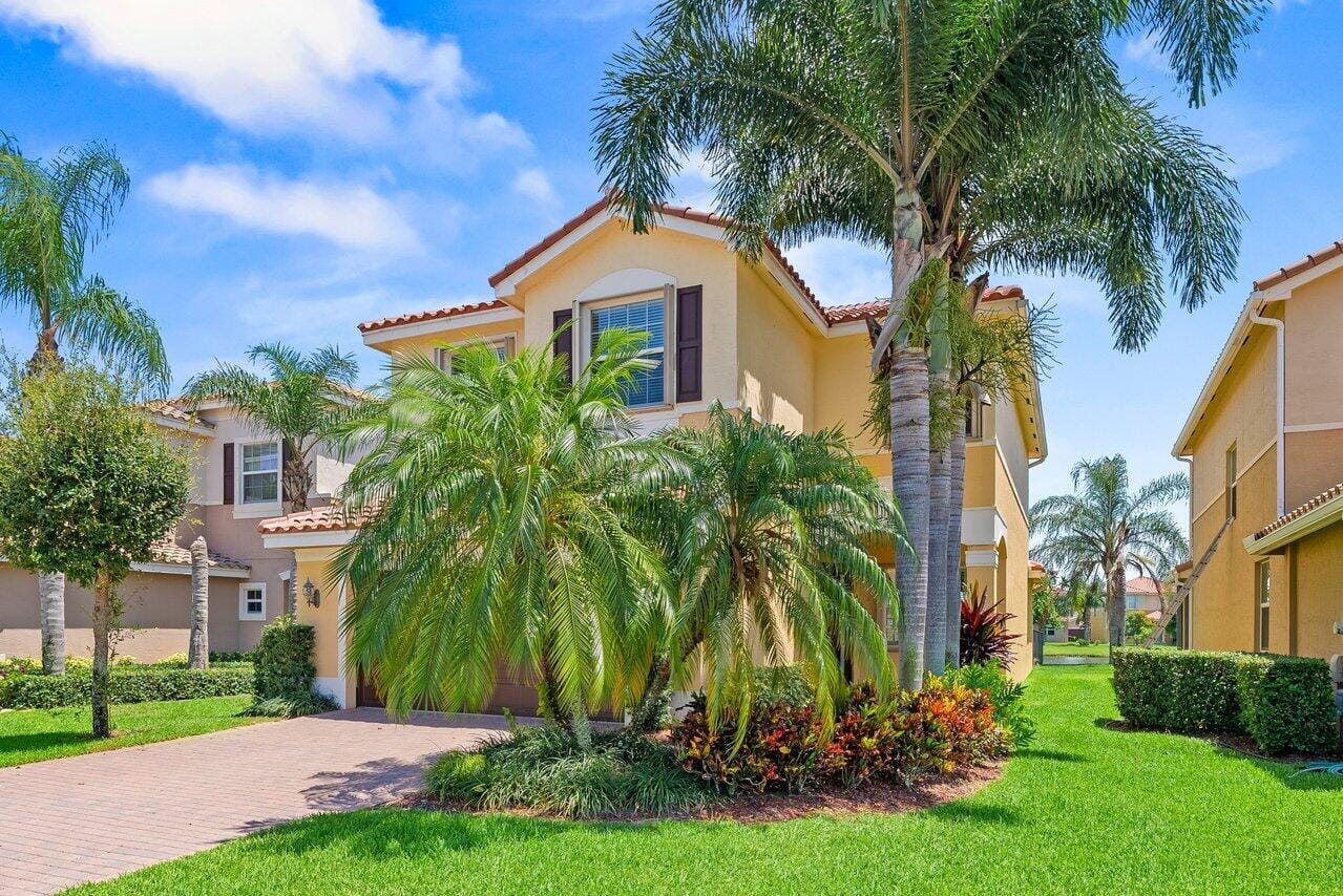 8142 Cantabria Falls Drive — photo 3