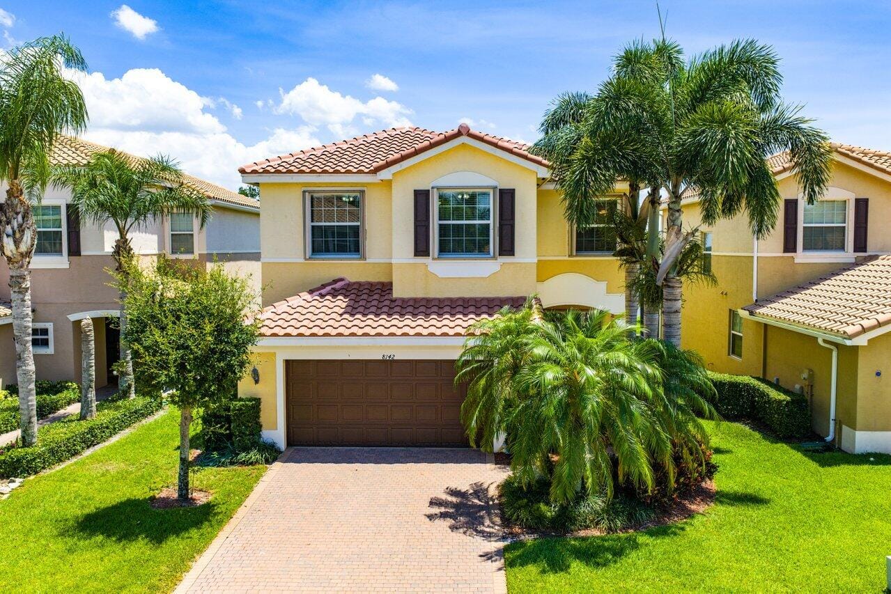 8142 Cantabria Falls Drive — photo 4