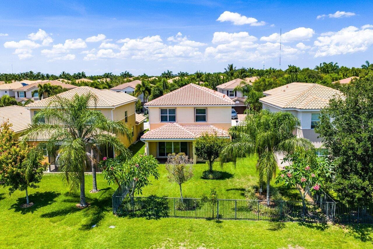 8142 Cantabria Falls Drive — photo 5